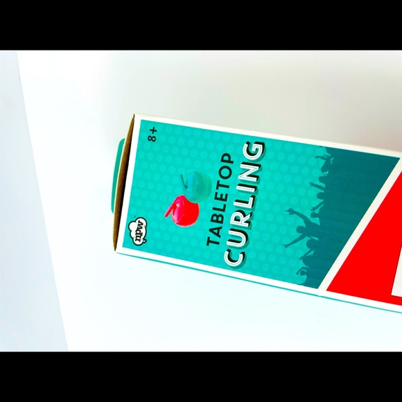 New and sealed Tabletop curling game sport compact travel - Picture 4 of 4